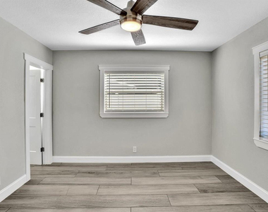 541 Ne 18th Street - Photo Thumbnail 7