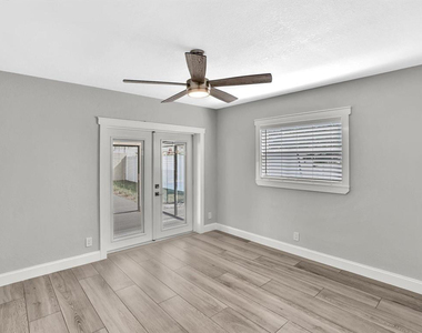 541 Ne 18th Street - Photo Thumbnail 14