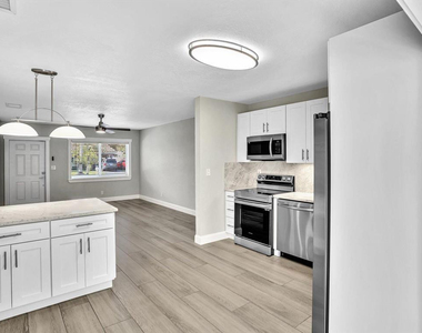 541 Ne 18th Street - Photo Thumbnail 6