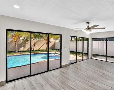 541 Ne 18th Street - Photo Thumbnail 16