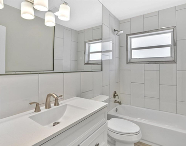 541 Ne 18th Street - Photo Thumbnail 12