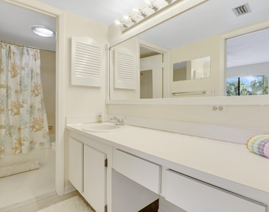 1600 Ne Dixie Highway - Photo Thumbnail 20