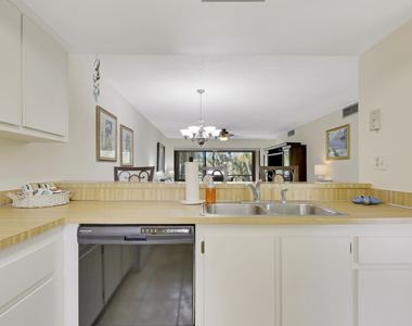1600 Ne Dixie Highway - Photo Thumbnail 9
