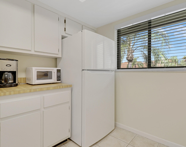 1600 Ne Dixie Highway - Photo Thumbnail 7