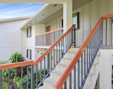 1600 Ne Dixie Highway - Photo Thumbnail 1
