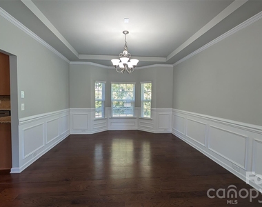 4848 Pepper Drive - Photo Thumbnail 2