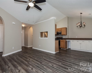 3361 Hunting Wood Court - Photo Thumbnail 6
