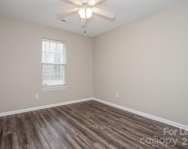 3361 Hunting Wood Court - Photo Thumbnail 9