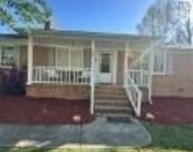 400 Wesley Drive - Photo Thumbnail 13