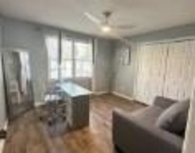 400 Wesley Drive - Photo Thumbnail 7