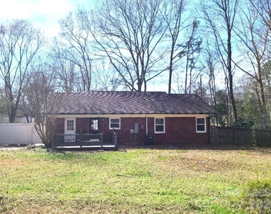 711 E John Street - Photo Thumbnail 13