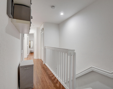525 Bayfront Drive - Photo Thumbnail 17