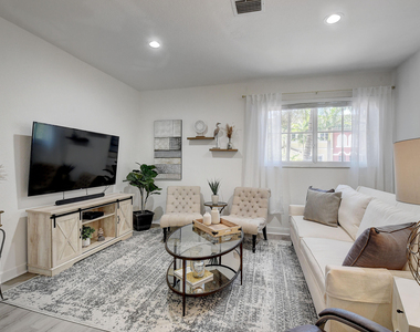 525 Bayfront Drive - Photo Thumbnail 7