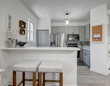 525 Bayfront Drive - Photo Thumbnail 2