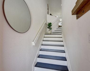 525 Bayfront Drive - Photo Thumbnail 11
