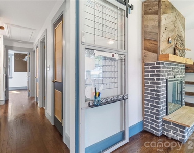 20618 Cornelius Court - Photo Thumbnail 12
