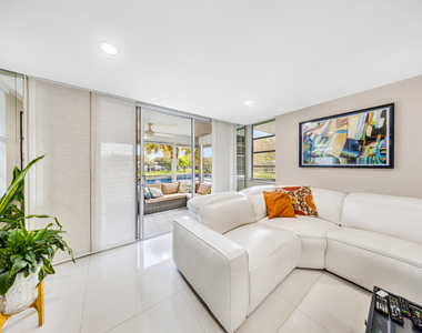 4261 W Palm Aire Drive - Photo Thumbnail 14