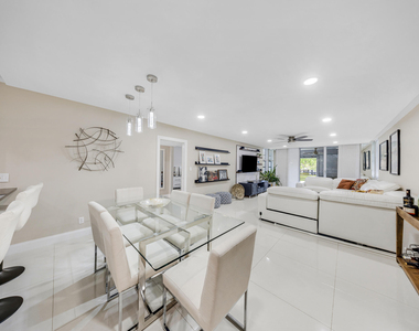4261 W Palm Aire Drive - Photo Thumbnail 4