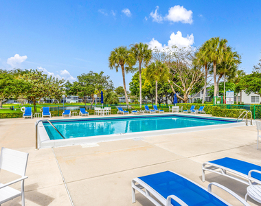 4261 W Palm Aire Drive - Photo Thumbnail 34