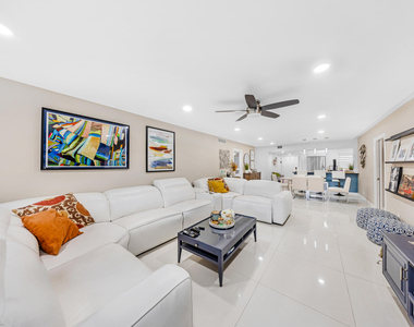 4261 W Palm Aire Drive - Photo Thumbnail 12