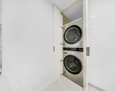 4261 W Palm Aire Drive - Photo Thumbnail 3