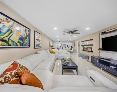 4261 W Palm Aire Drive - Photo Thumbnail 13