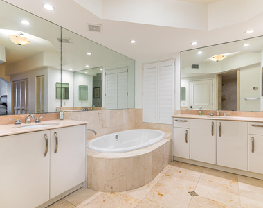 2051 Se 3rd Street - Photo Thumbnail 16