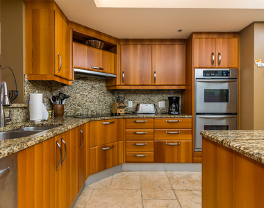 2051 Se 3rd Street - Photo Thumbnail 7