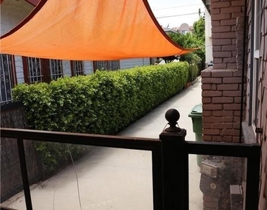 1323 N Cherokee Avenue - Photo Thumbnail 17