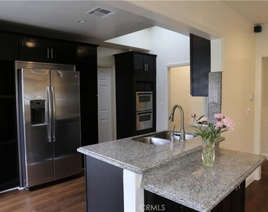 1323 N Cherokee Avenue - Photo Thumbnail 4