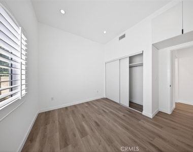 14827 Dearborn Street - Photo Thumbnail 19