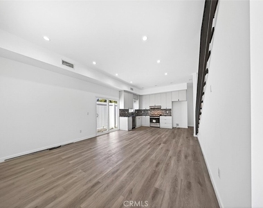 14827 Dearborn Street - Photo Thumbnail 10