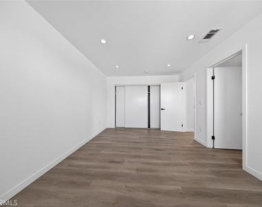 14827 Dearborn Street - Photo Thumbnail 30