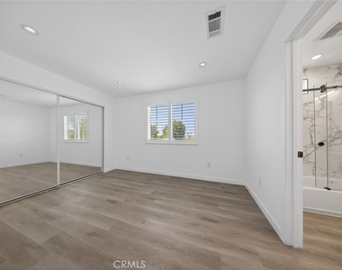 14827 Dearborn Street - Photo Thumbnail 24