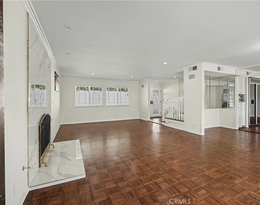 24060 Hatteras Street - Photo Thumbnail 6