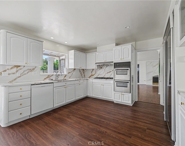 24060 Hatteras Street - Photo Thumbnail 18