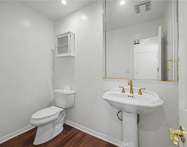 24060 Hatteras Street - Photo Thumbnail 12