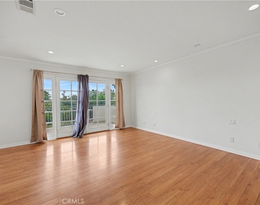 24060 Hatteras Street - Photo Thumbnail 23