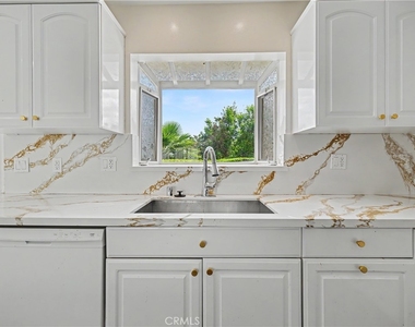 24060 Hatteras Street - Photo Thumbnail 20