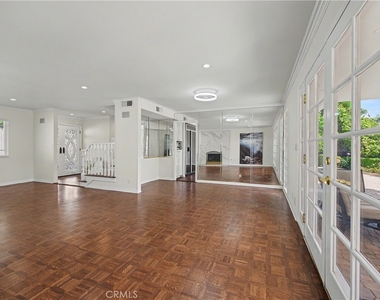 24060 Hatteras Street - Photo Thumbnail 7