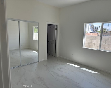7532 Sausalito - Photo Thumbnail 5