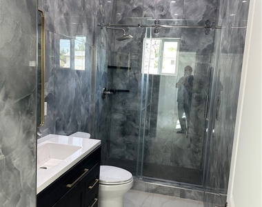7532 Sausalito - Photo Thumbnail 6