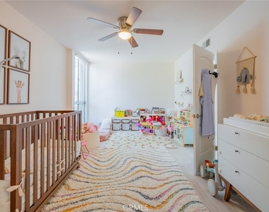 4487 Colbath Avenue - Photo Thumbnail 11