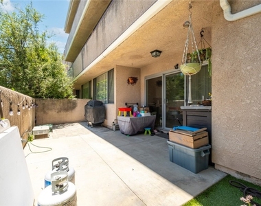 4487 Colbath Avenue - Photo Thumbnail 18