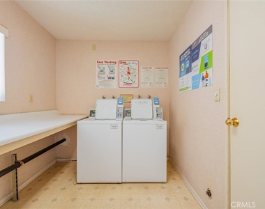 4487 Colbath Avenue - Photo Thumbnail 20