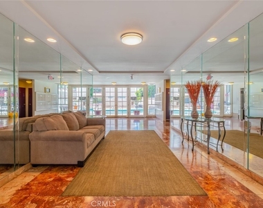 4487 Colbath Avenue - Photo Thumbnail 22