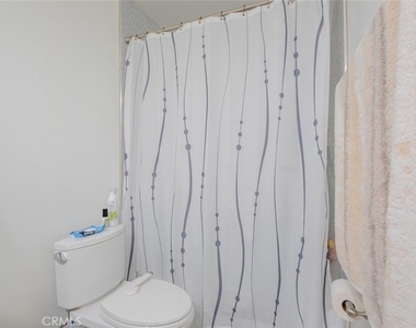 4487 Colbath Avenue - Photo Thumbnail 9
