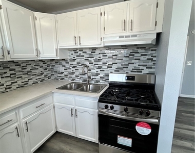 6517 1/2 Avalon Boulevard - Photo Thumbnail 4