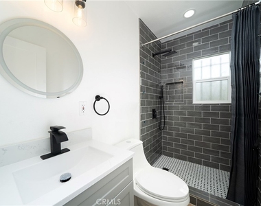 1048 Cedar - Photo Thumbnail 4