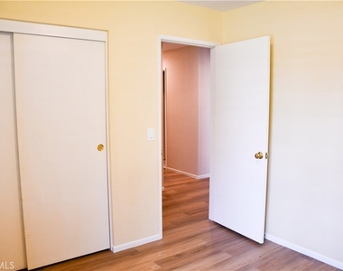 2337 E Skyline Drive - Photo Thumbnail 42